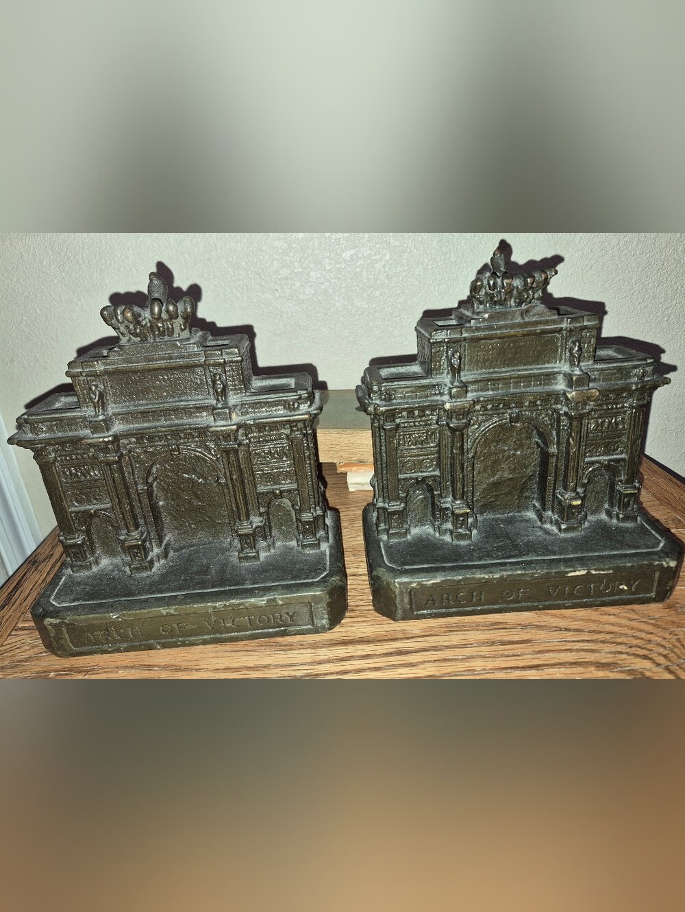 RARE, 1918 Vintage Pair of "Arch of Victory" bronze-clad bookends - Picture 2 of 9